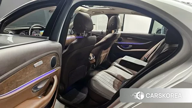 Mercedes-Benz E-Class W213 2020 Белый из Кореи, фото 2