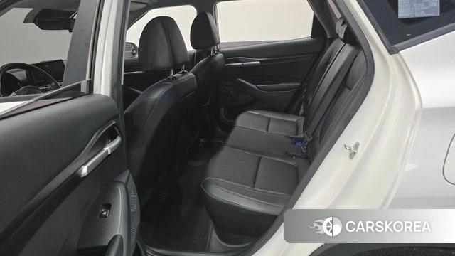Kia Seltos 2022 Белый из Кореи, фото 2