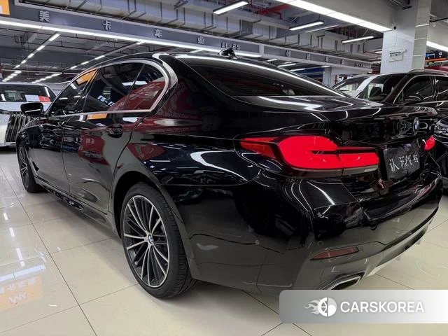 BMW 5 series 2021 Черный из Китая, фото 2