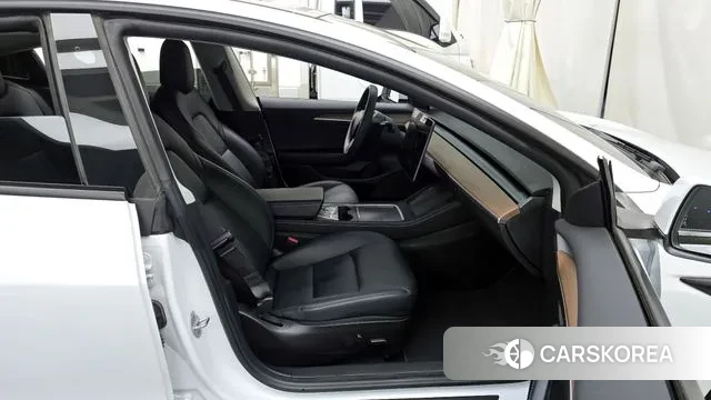 Tesla Model 3 2021 Белый из Кореи, фото 2