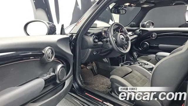 Mini Cooper S 2023 Черный из Кореи, фото 2