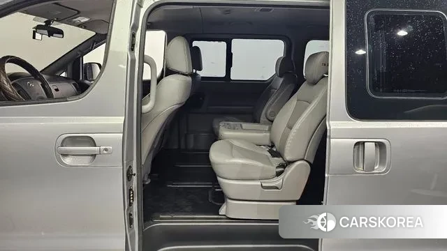 Hyundai The New Grand Starex 2019 Серебристо-серый из Кореи, фото 2