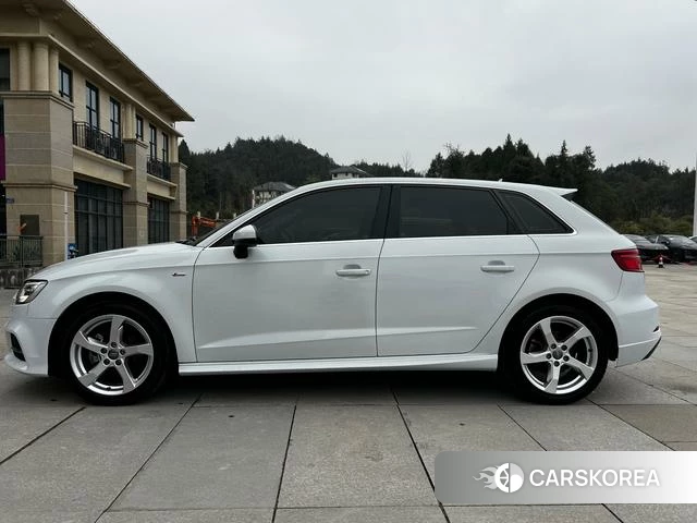 Audi A3 2018 Темно-серый из Китая, фото 2