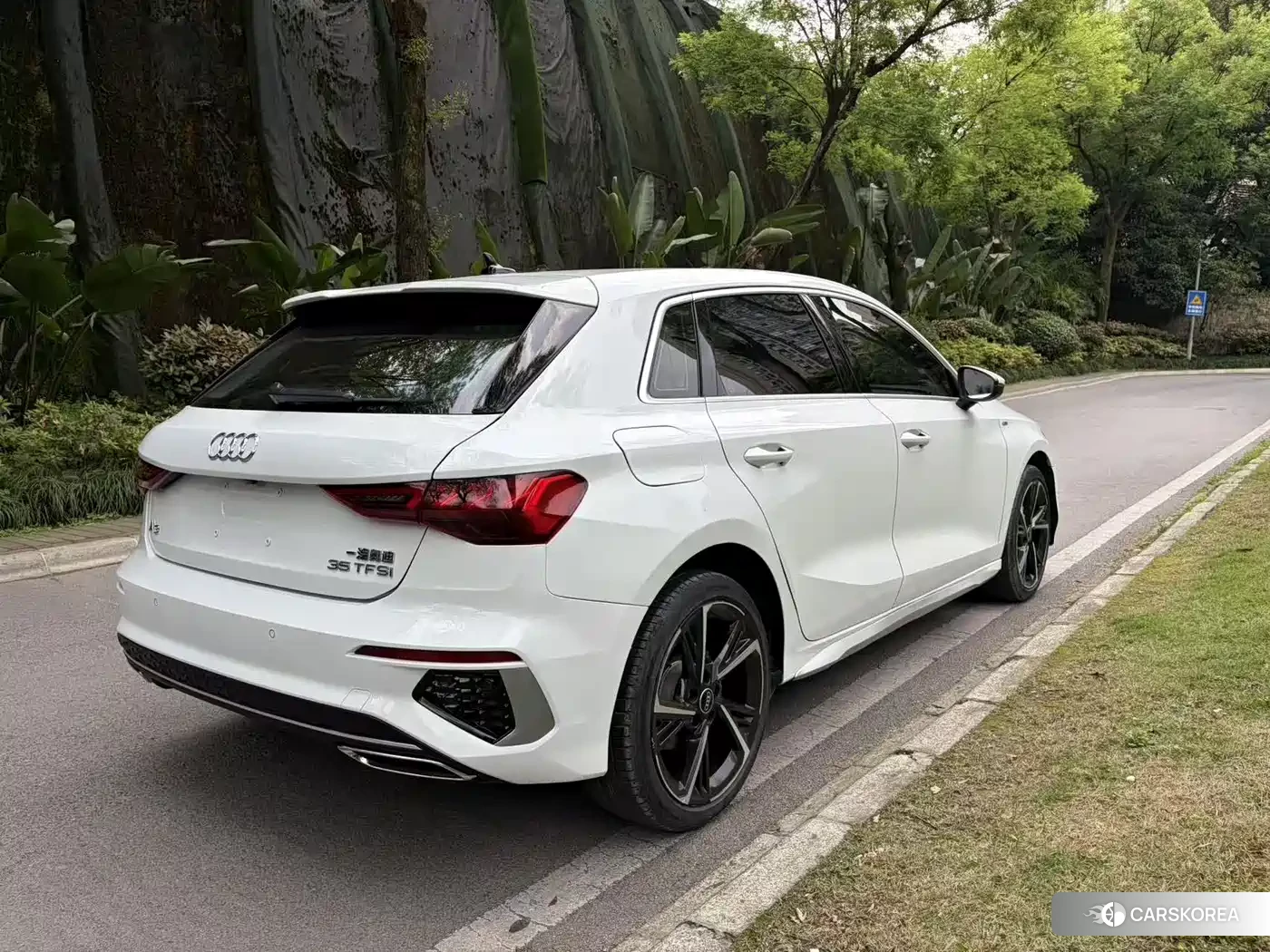 Audi A3 2024 Белый из Китая, фото 2