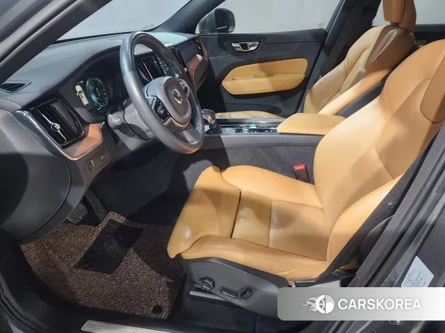 Volvo XC60 second Generation 2019 Серый из Кореи, фото 2