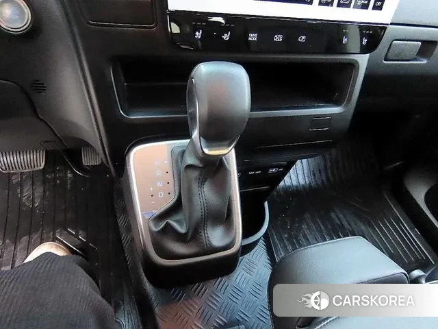 Hyundai Staria 2024 Черный из Кореи, фото 2