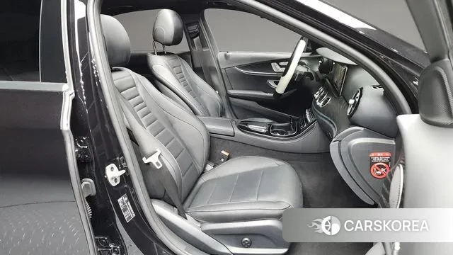 Mercedes-Benz E-Class W213 2023 Черный из Кореи, фото 2