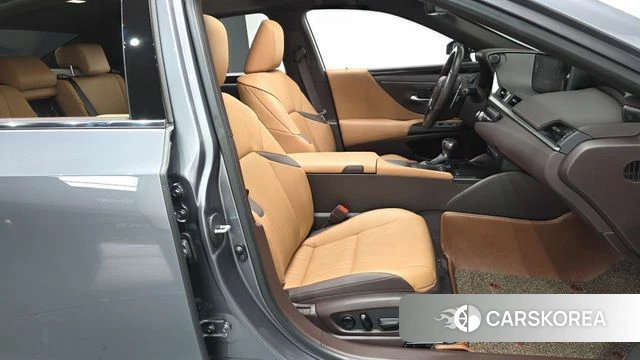 Lexus ES300h 7th generation 2021 Серый из Кореи, фото 2