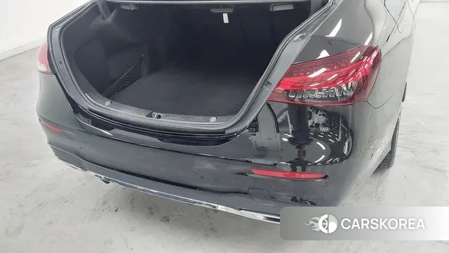 Mercedes-Benz E-Class W213 2022 Черный из Кореи, фото 2