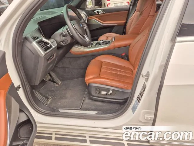 BMW X7 (G07) 2023 Белый из Кореи, фото 2