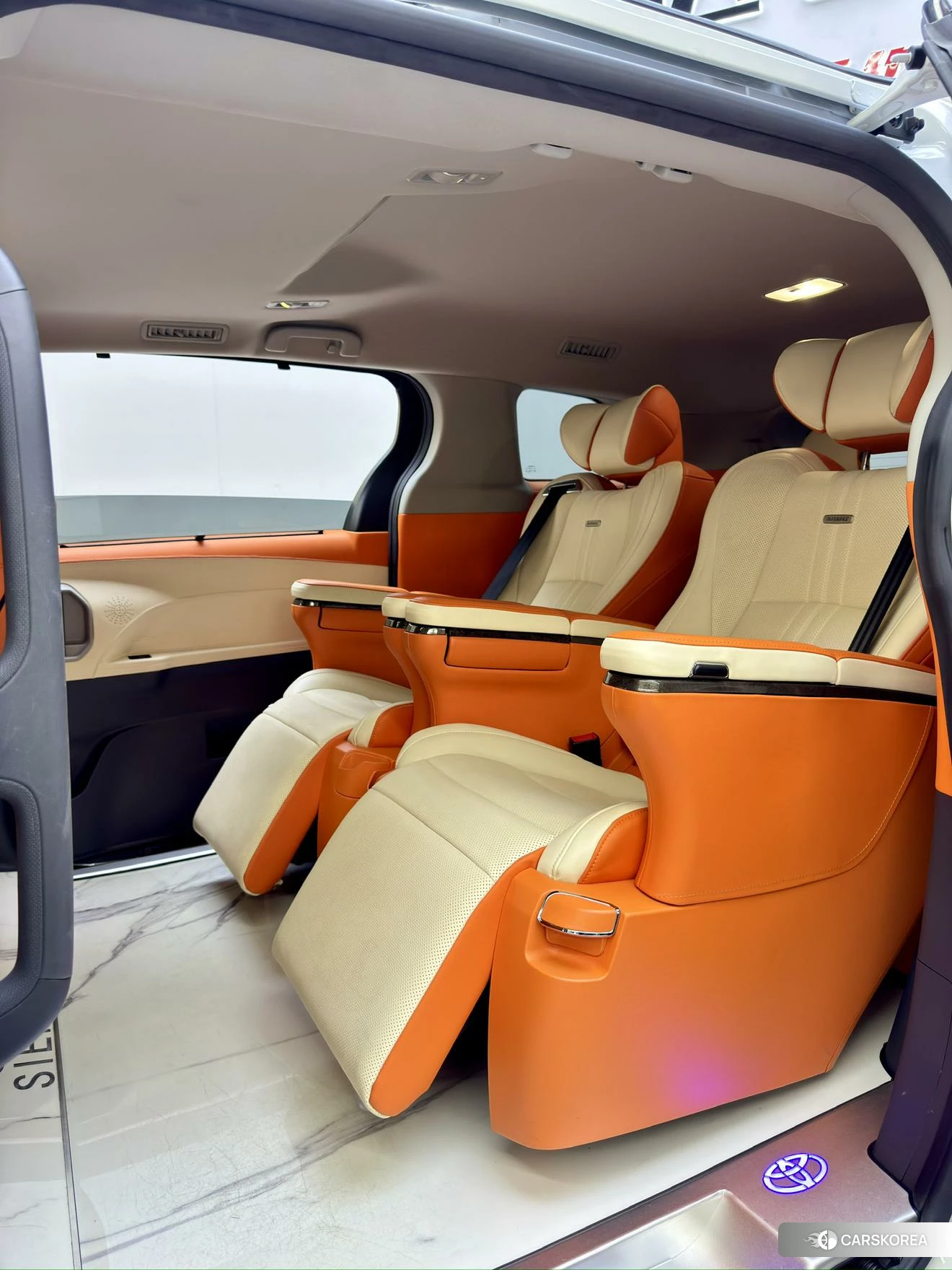 Toyota Sienna 2023 Белый из Китая, фото 2
