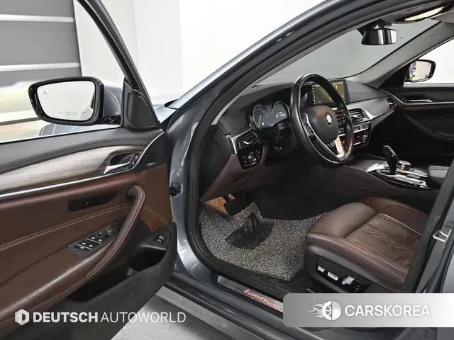BMW 5 Series (G30) 2018 Небесно-голубой из Кореи, фото 2