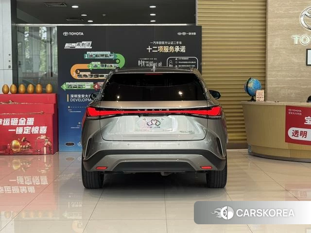 Lexus RX 2023 Серебристо-серый из Китая, фото 2