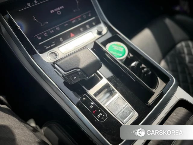 Audi Q8 (4M) 2021 Черный из Кореи, фото 2