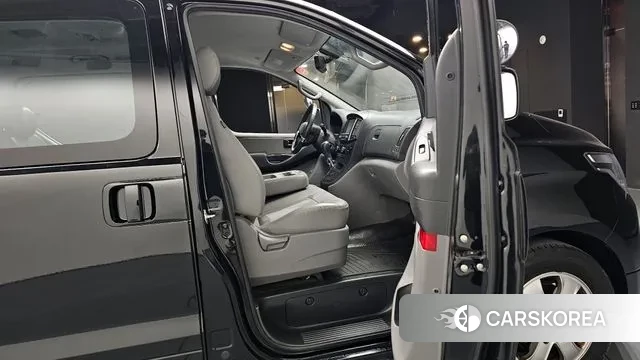 Hyundai The New Grand Starex 2020 Черный из Кореи, фото 2