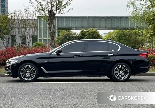 BMW 5 series 2019 Черный из Китая, фото 2