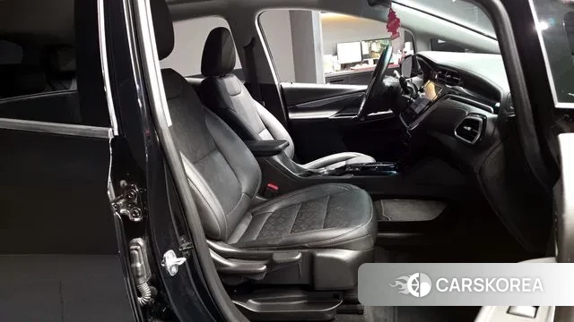 Chevrolet (GM Daewoo) New Bolt EV 2022 Черный из Кореи, фото 2