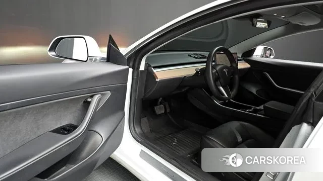 Tesla Model 3 2020 Белый из Кореи, фото 2