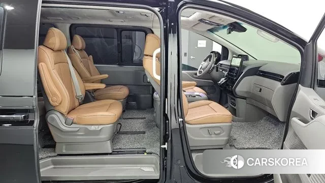 Hyundai Staria 2025 Черный из Кореи, фото 2