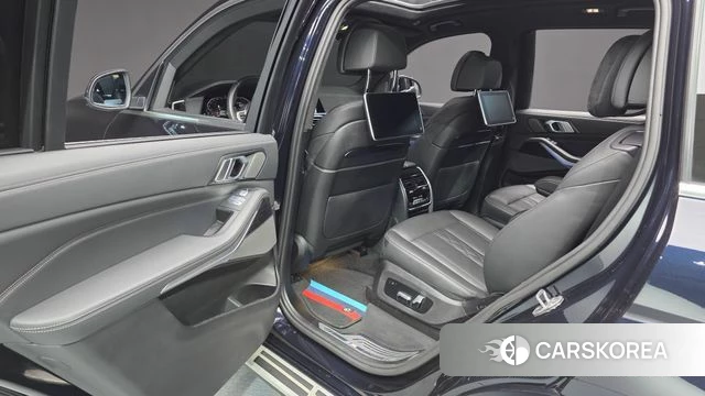 BMW X7 (G07) 2022 Черный из Кореи, фото 2