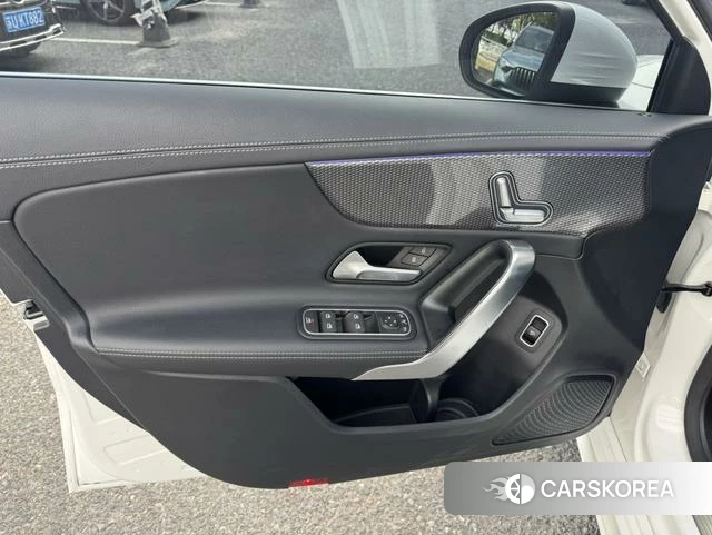Mercedes-Benz Class A 2021 Белый из Китая, фото 2
