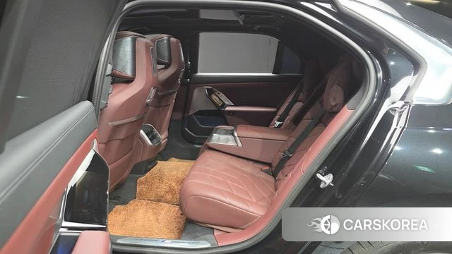 BMW 7 Series (G70) 2022 Черный из Кореи, фото 2