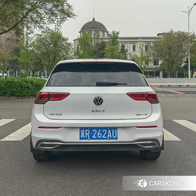 Volkswagen Golf 2024 Белый из Китая, фото 2