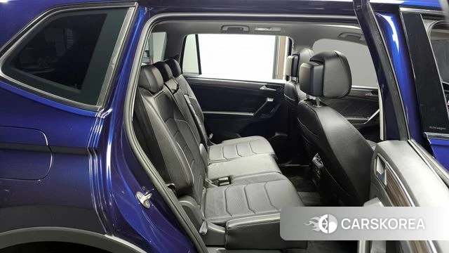 Volkswagen Tiguan Allspace 2022 Синий из Кореи, фото 2