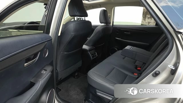 Lexus NX300h 2021 Песочный из Кореи, фото 2