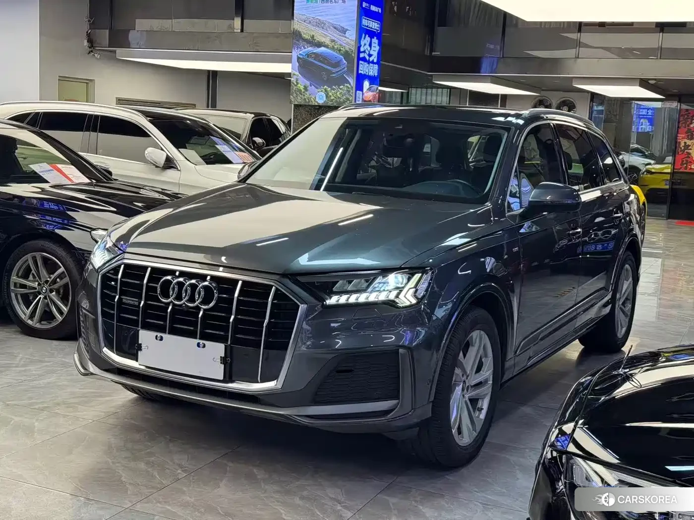 Audi Q7 2021 Silver/gray из Китая, фото 2