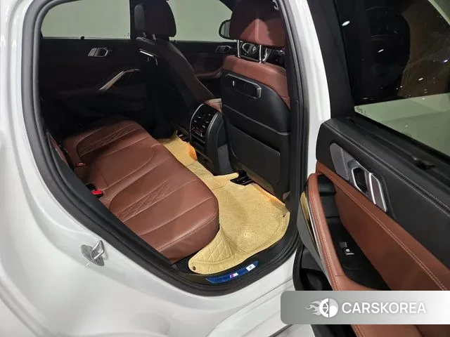 BMW X6 (G06) 2024 Белый из Кореи, фото 2