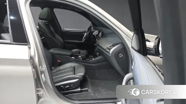 BMW iX3 2024 Песочный из Кореи, фото 2