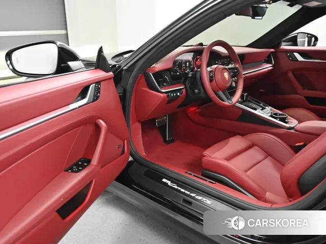 Porsche 911(992) 2025 Черный из Кореи, фото 2