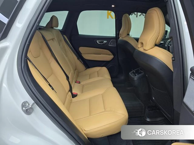 Volvo XC60 second Generation 2023 Белый из Кореи, фото 2
