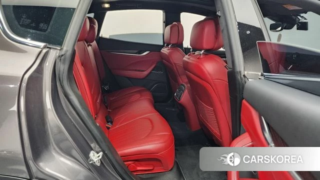 Maserati Levante 2018 Коричневый из Кореи, фото 2
