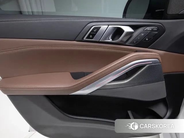 BMW X6 (G06) 2023 Белый из Кореи, фото 2