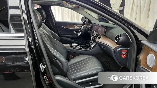 Mercedes-Benz E-Class W213 2019 Черный из Кореи, фото 2