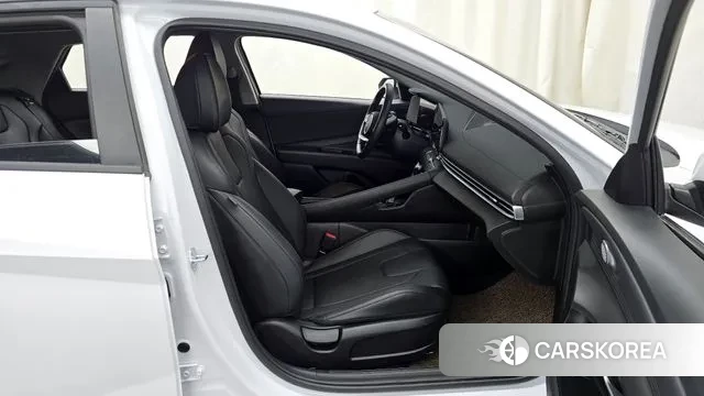 Hyundai The New Avante (CN7) 2024 Белый из Кореи, фото 2