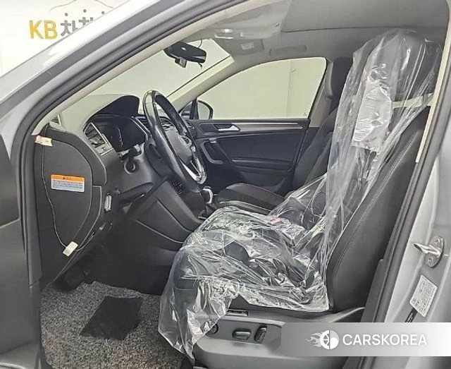 Volkswagen Tiguan Allspace 2022 Серебряный из Кореи, фото 2