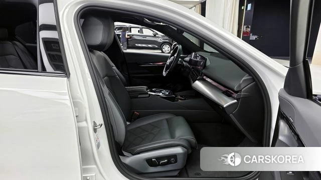 BMW i5 (G60) 2023 Белый из Кореи, фото 2