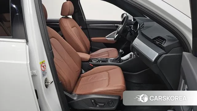 Audi Q3 (F3) 2020 Белый из Кореи, фото 2