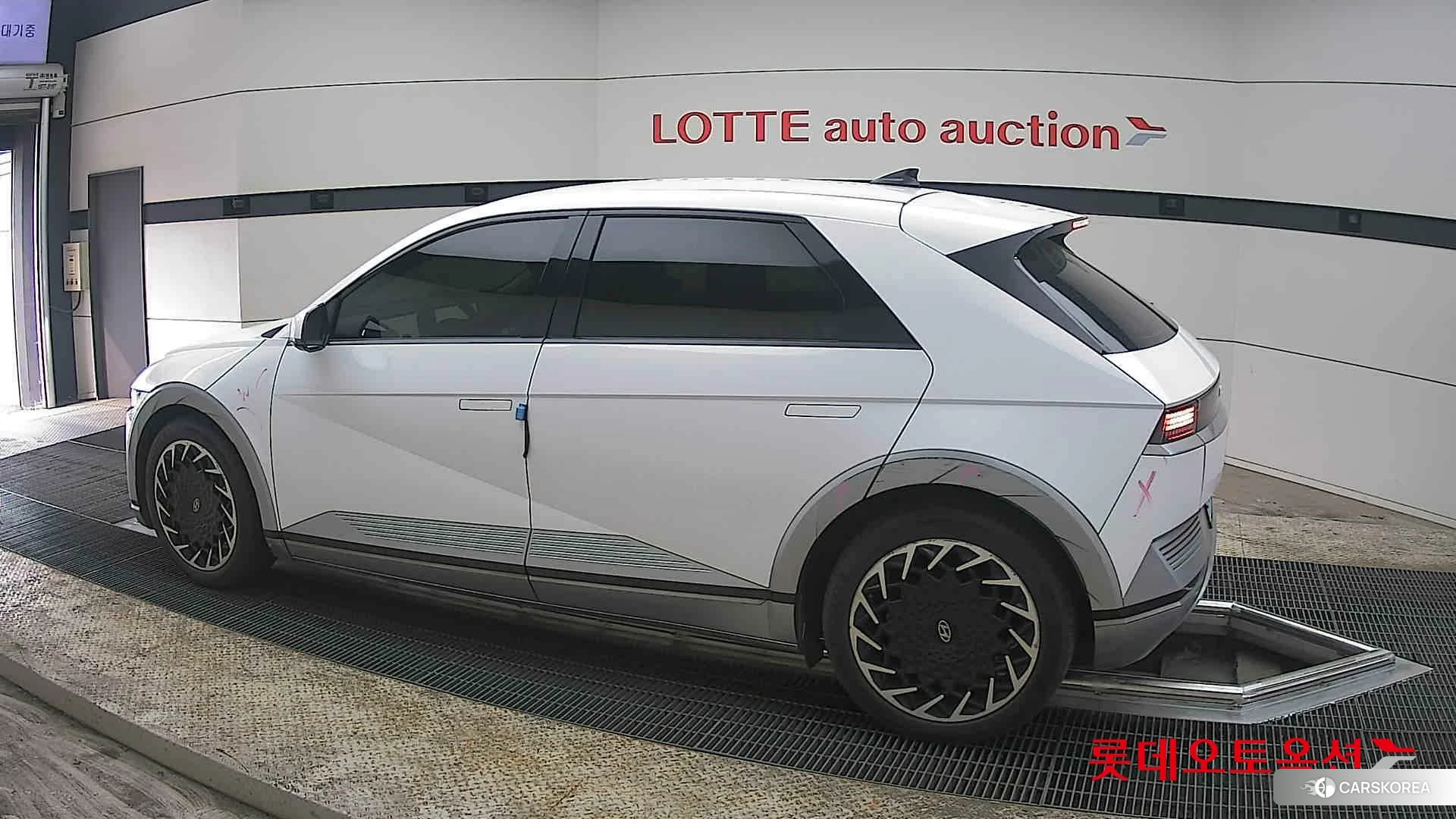 Hyundai IONIQ 5 2022 Atlas White из Кореи, фото 2