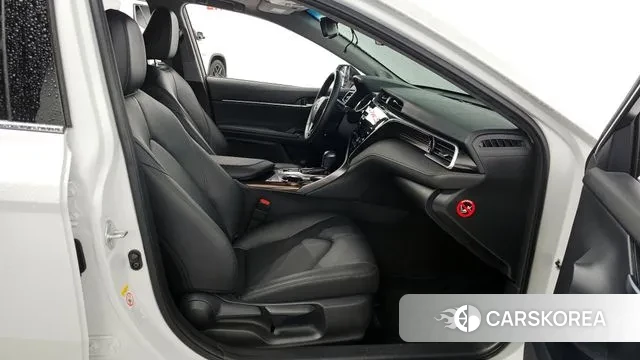 Toyota Camry (XV70) 2018 Белый из Кореи, фото 2