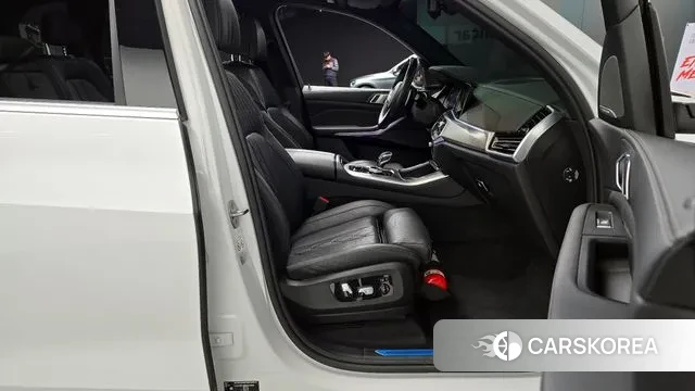 BMW X5 (G05) 2023 Белый из Кореи, фото 2