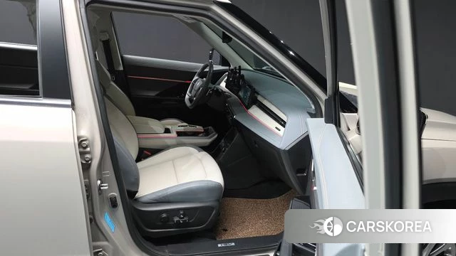 Ssangyong Torres EVX 2024 Жемчужный цвет из Кореи, фото 2
