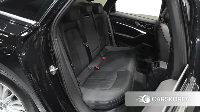 Audi A6 (C8) 2021 Черный из Кореи, фото 2