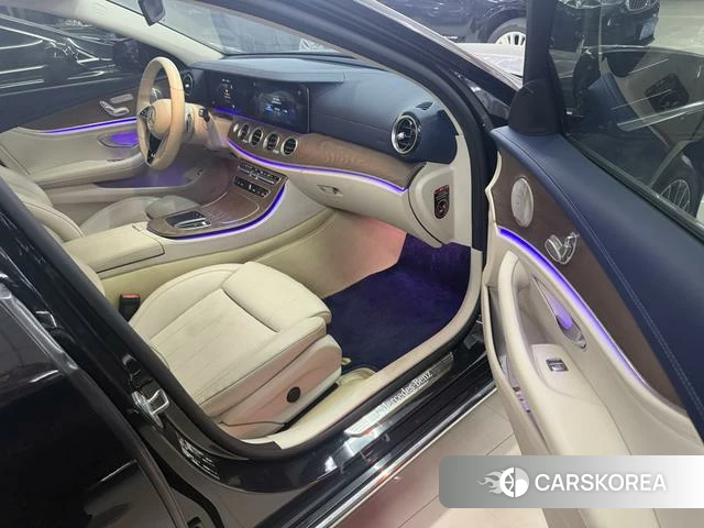 Mercedes-Benz E-class 2021 Черный из Китая, фото 2