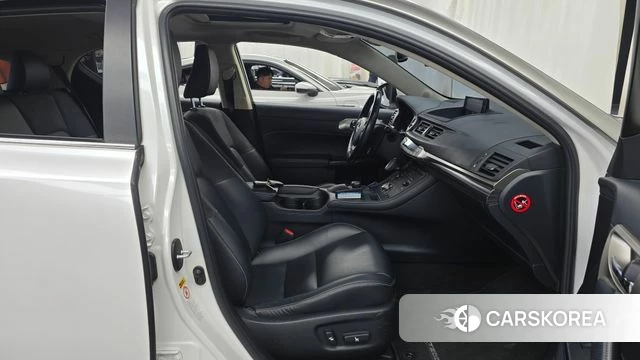 Lexus CT200h 2018 Белый из Кореи, фото 2