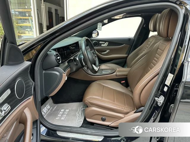Mercedes-Benz E-class 2023 Черный из Китая, фото 2