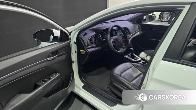 Hyundai Avante AD 2018 Белый из Кореи, фото 2